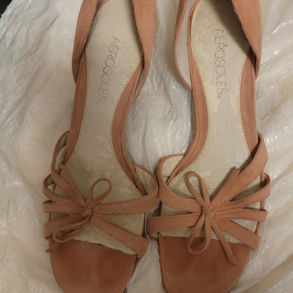 AEROSOLES Women's Peach Heels